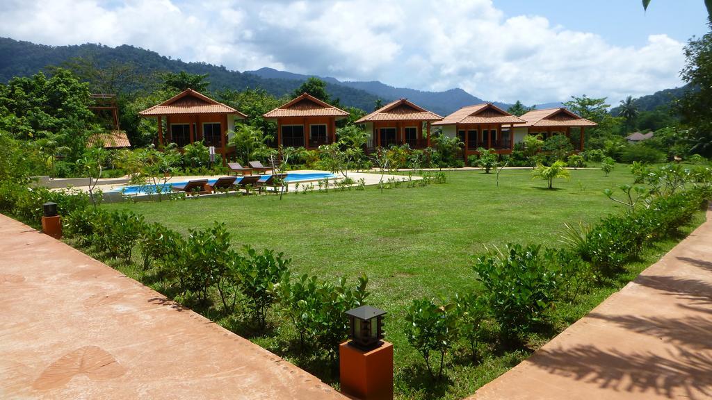 Khao Sok Jasmine Garden Resort - Sha Certified Khao Sok National Park Экстерьер фото